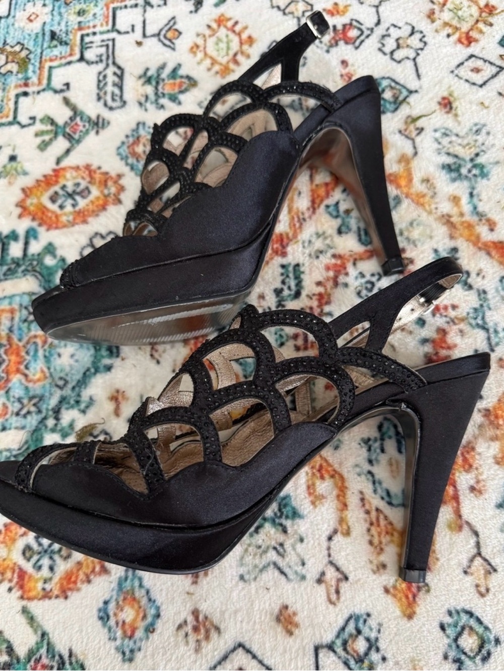 Black Women's Evening Slingback Heels with Scallop Cutouts